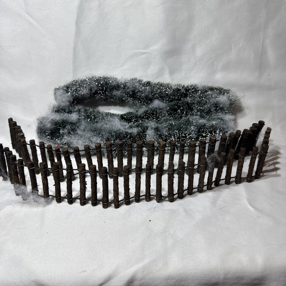 Dept 56 Christmas Village Accessories Flexible Sisal Hedge 3pc Log Fence 2pc RET